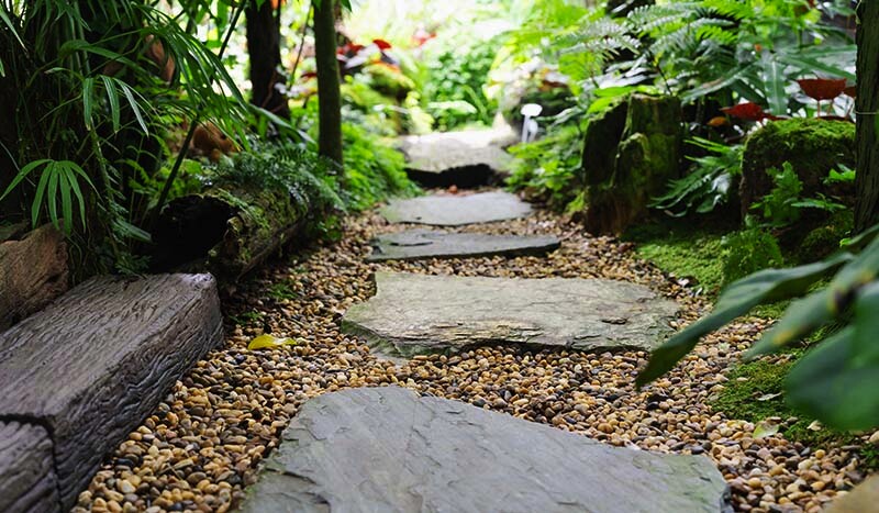 Ideje za trajnostne poti in dvorišča