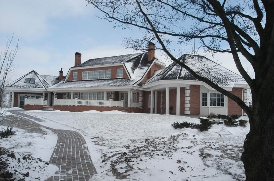 Kovinske strehe v mrzlem zimskem vremenu